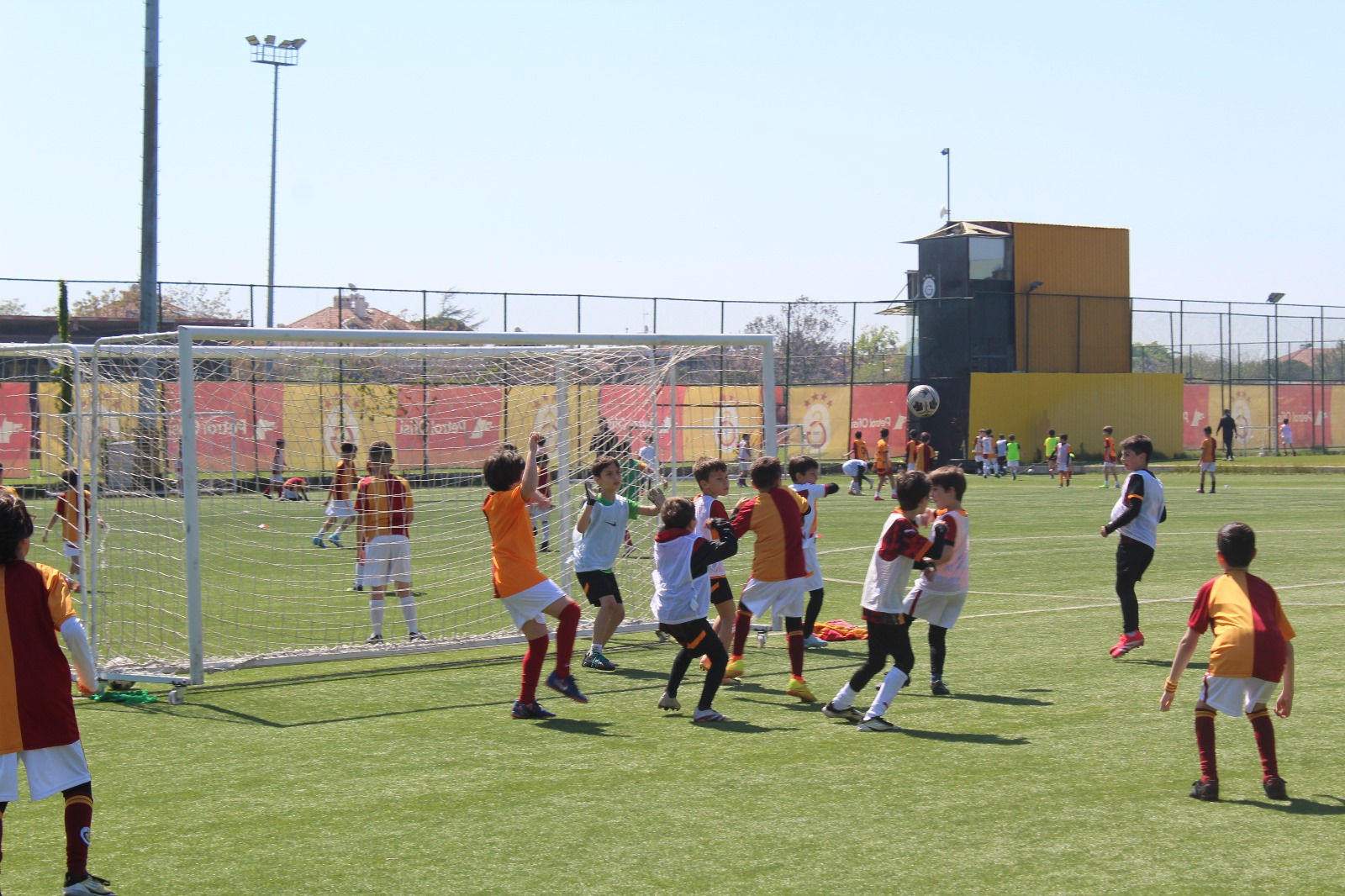 Elit Futbol Akademisi (15-18 Yaş Grubu – Profesyonel Hazırlık)